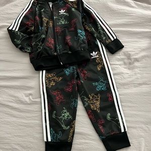 Adidas Disney 18month - 2T zipper tracksuit with pockets and drawstring
